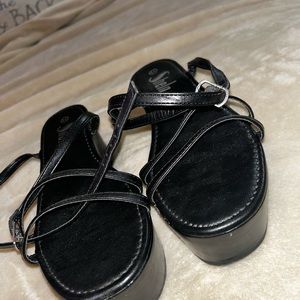 SHEIN black platform Sandals in size 8 and 1/2 !
